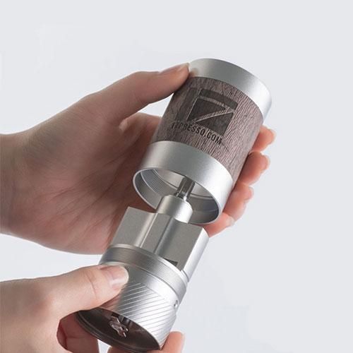 Ручная кофемолка 1Zpresso Q2 S с регулировкой уровня помола, с металлическими жерновами, Складная ручка 1Z-Q-SB фото
