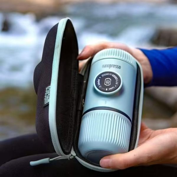 Портативная эспрессо-кофеварка для молотого кофе Wacaco Nanopresso Голубая WNANOBLUE фото