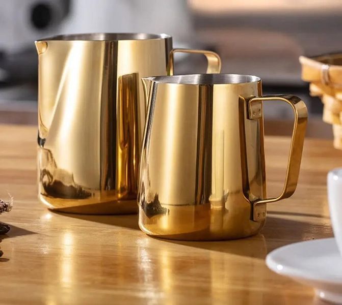 Пітчер молочник 350 мл для еспресо золотистий VD Coffee з нержавіючої сталі для молока, Молочник для кави з носиком MT-600-G фото