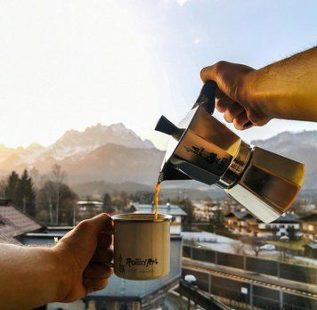 Гейзерна кавоварка Bialetti Moka Express на 6 чашок 270 мл на газу для приготування кави еспресо 1163 фото