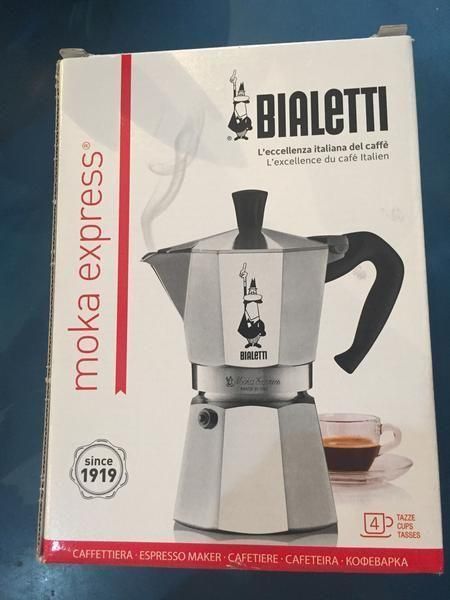 Гейзерна кавоварка Bialetti Moka Express 200 мл, на 4 чашки для приготування кави, кавник алюмінієвий 1164 фото