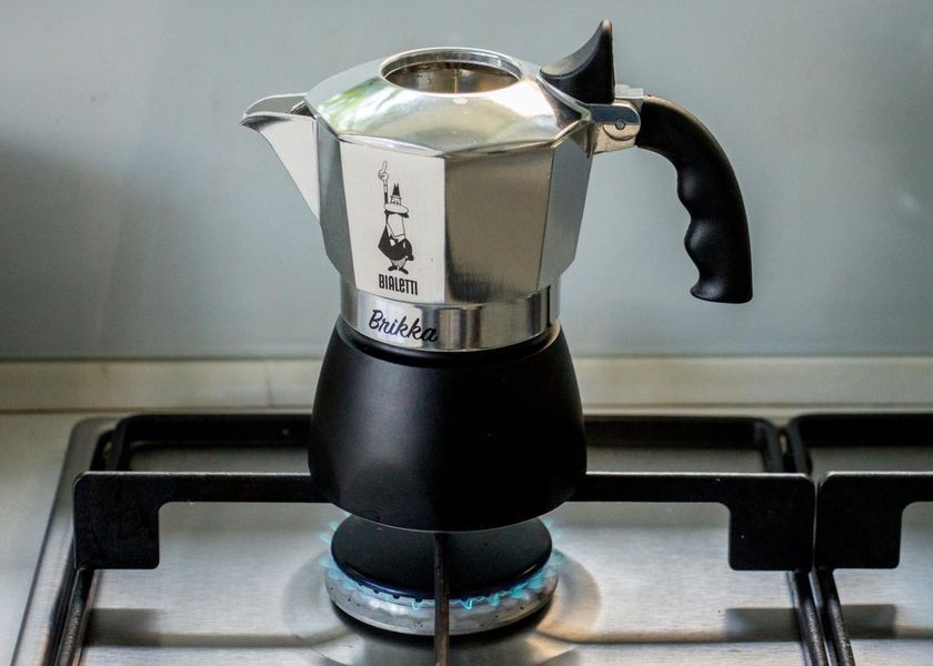 Гейзерная кофеварка Bialetti Brikka New на 2 чашки 100 мл из алюминия для кофе с клапаном для пенки 7312 фото