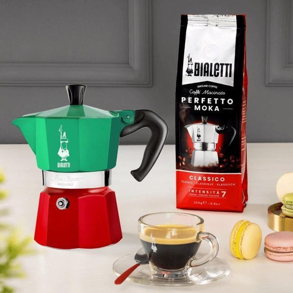Гейзер для кави Bialetti Moka Express Italia 300 мл алюміній, біалетті для заварювання кави на 6 чашок кавоварка для газової плити 5323 фото