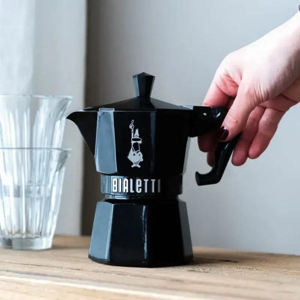 Гейзерна кавоварка Bialetti Moka Express Exclusive Black (3 чашки - 130 мл) 9065 фото