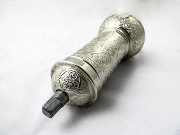 Турецкая ручная кофемолка для турки 18 см сферическая серебристая металлическая с регулировкой уровня помола CB100-4 фото