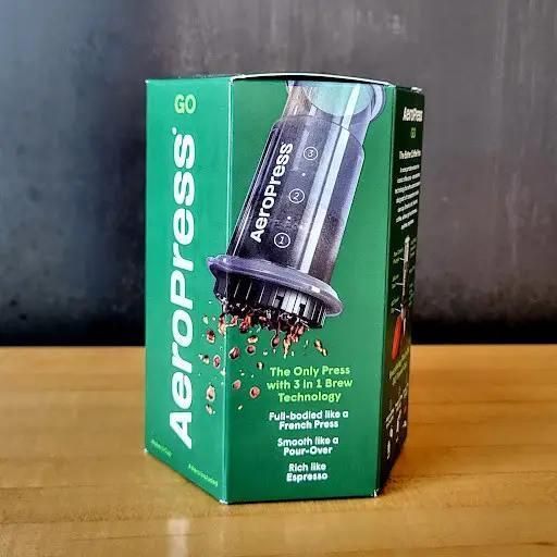 Кавоварка Аеропрес для заварювання фільтр кави Aeropress GO 10F11 фото