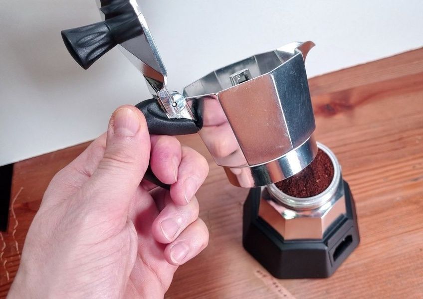Гейзерная кофеварка электрическая BIaletti New Moka Elettrika на 2 порции 7290 фото