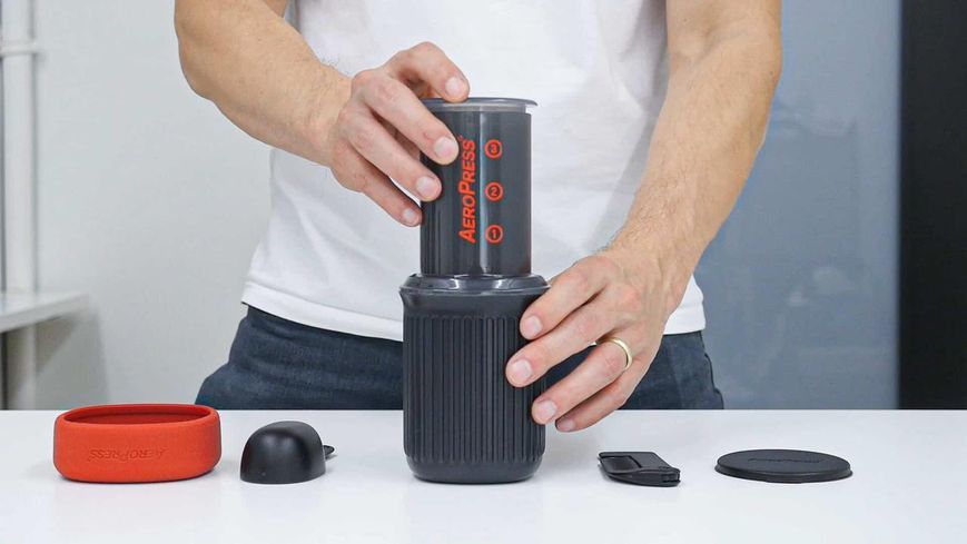 Кавоварка Аеропрес для заварювання фільтр кави Aeropress GO 10F11 фото